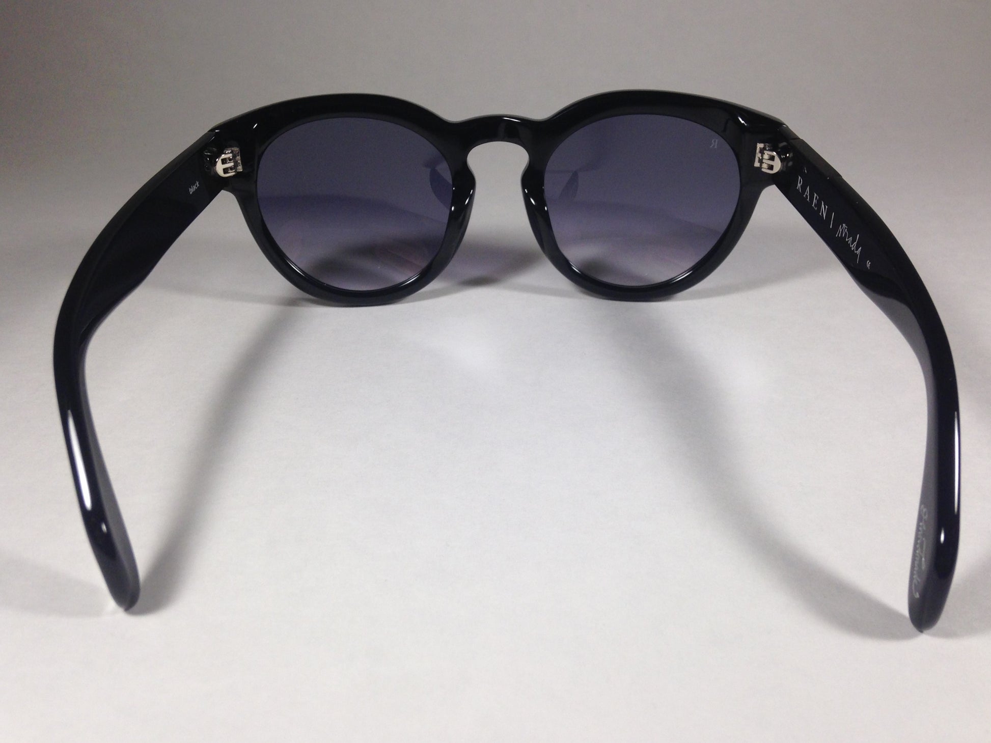 Raen Strada Sunglasses Round Keyhole Black Smoke Gray Gradient Lens Sta-001-Gradsmk - Sunglasses
