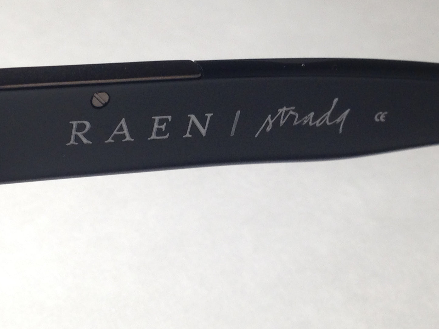 Raen Strada Sunglasses Round Keyhole Black Smoke Gray Gradient Lens Sta-001-Gradsmk - Sunglasses