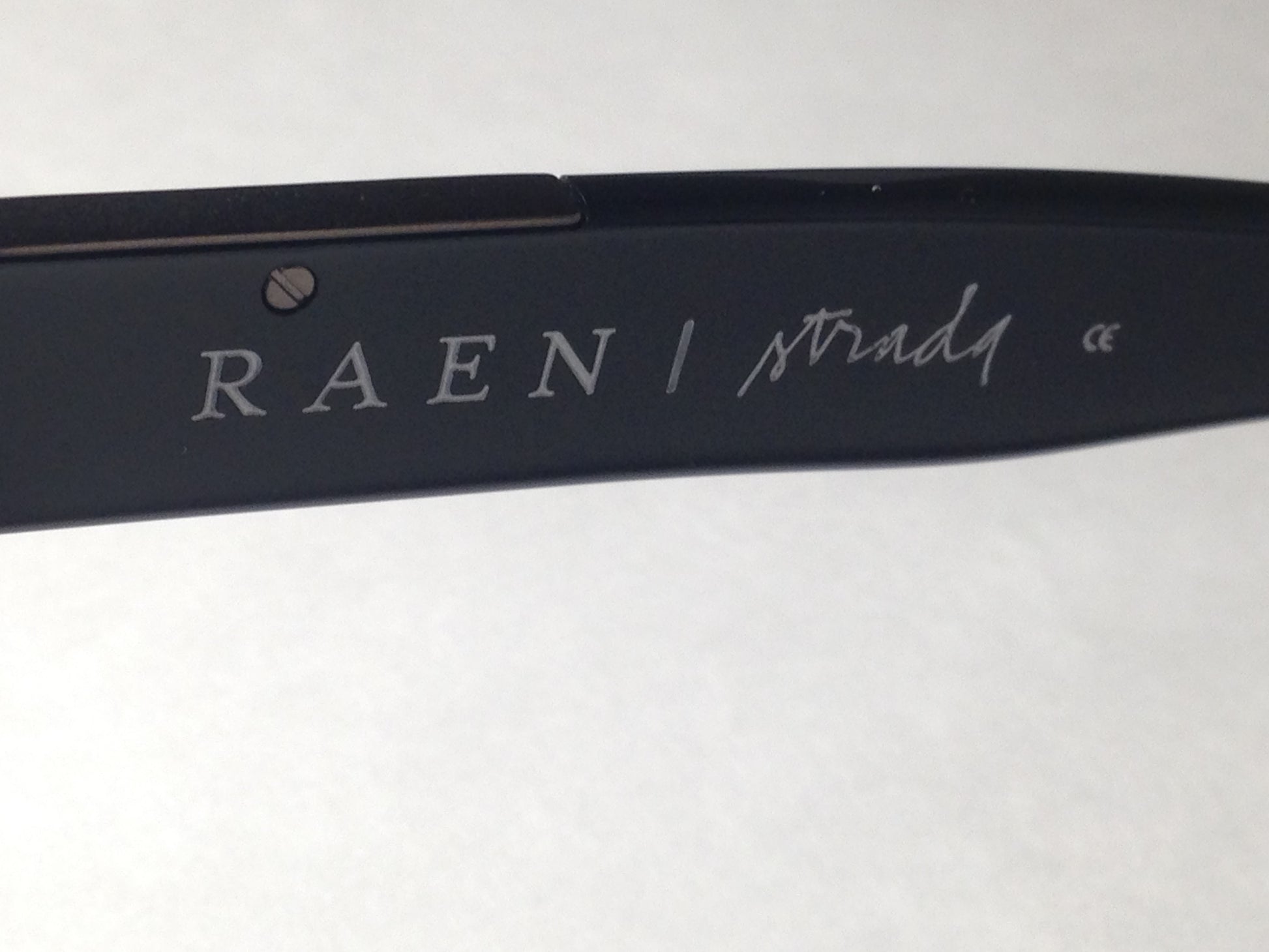 Raen Strada Sunglasses Round Keyhole Black Smoke Gray Gradient Lens Sta-001-Gradsmk - Sunglasses