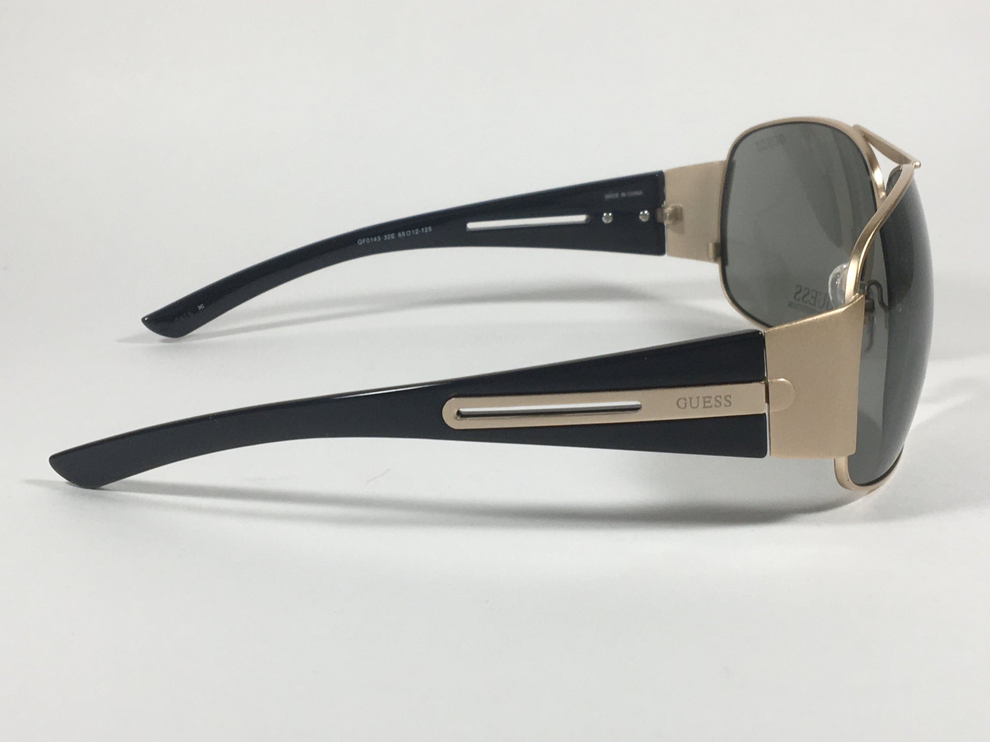 Guess Wrap Sunglasses Black And Gold Tone Metal Green Lenses GF0143 32E - Sunglasses