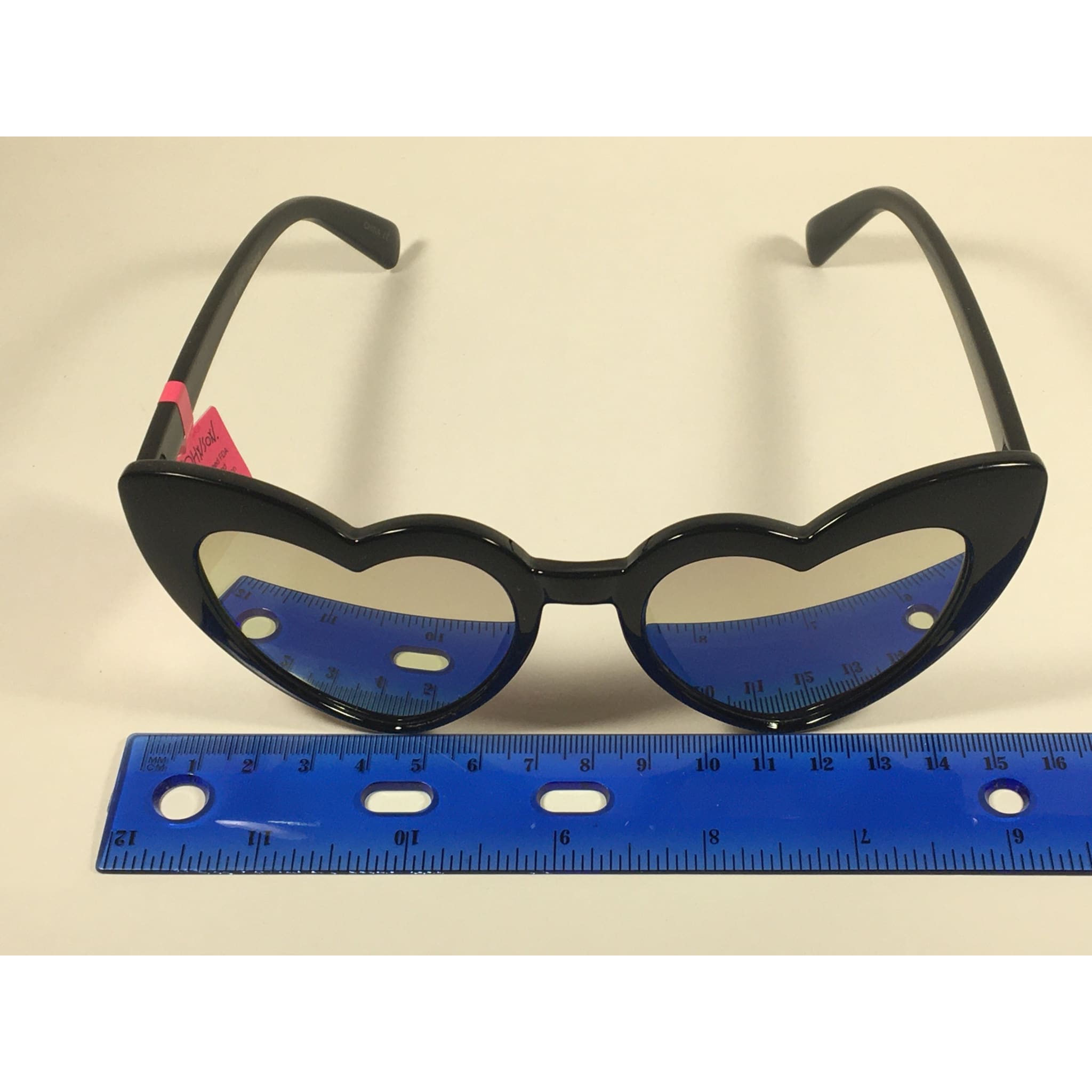 Betsey johnson cheap heart shaped sunglasses