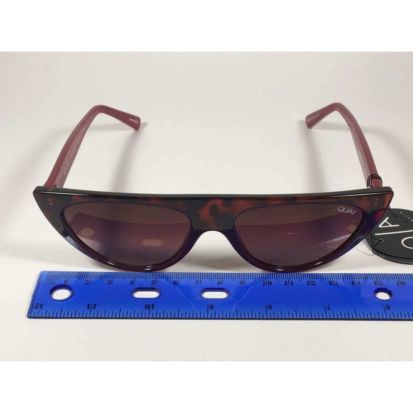 Quay Australia QW000296 TORTRD/BRN Run Away Flat Cat Eye Sunglasses Red Brown Tortoise Gradient Lenses - Sunglasses
