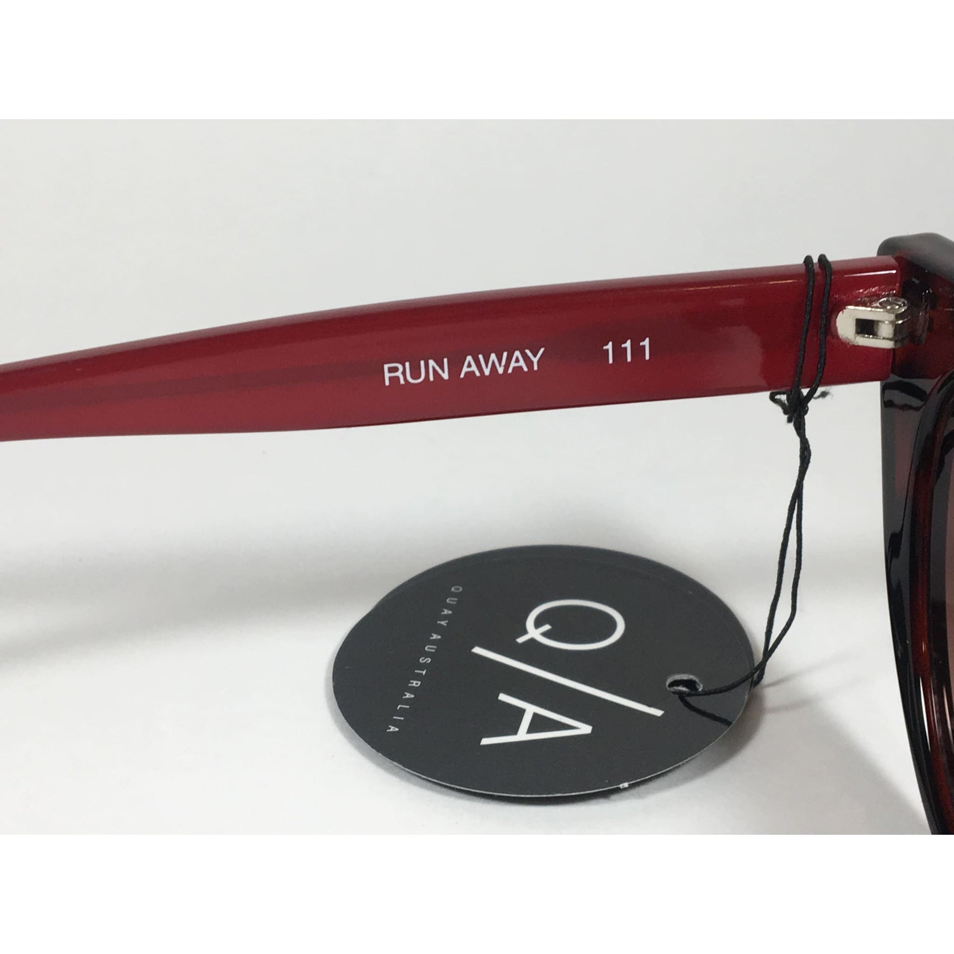 Quay Australia QW000296 TORTRD/BRN Run Away Flat Cat Eye Sunglasses Red Brown Tortoise Gradient Lenses - Sunglasses