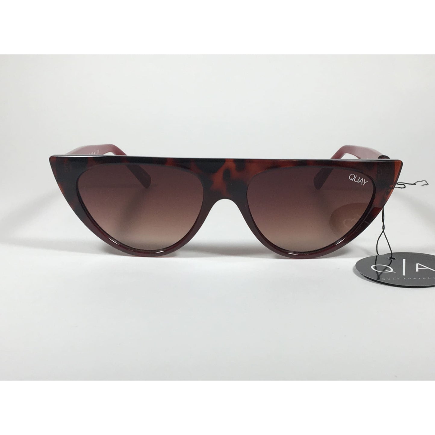 Quay Australia QW000296 TORTRD/BRN Run Away Flat Cat Eye Sunglasses Red Brown Tortoise Gradient Lenses - Sunglasses