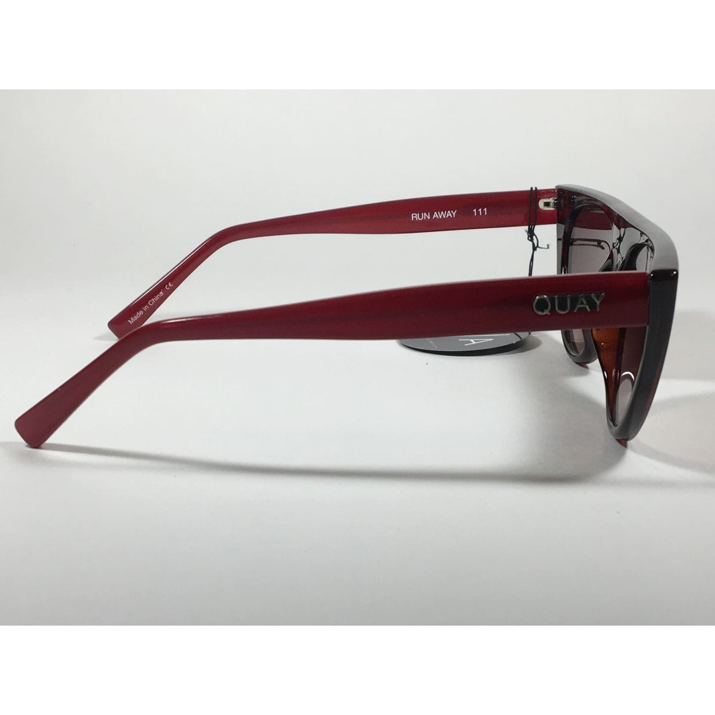 Quay Australia QW000296 TORTRD/BRN Run Away Flat Cat Eye Sunglasses Red Brown Tortoise Gradient Lenses - Sunglasses