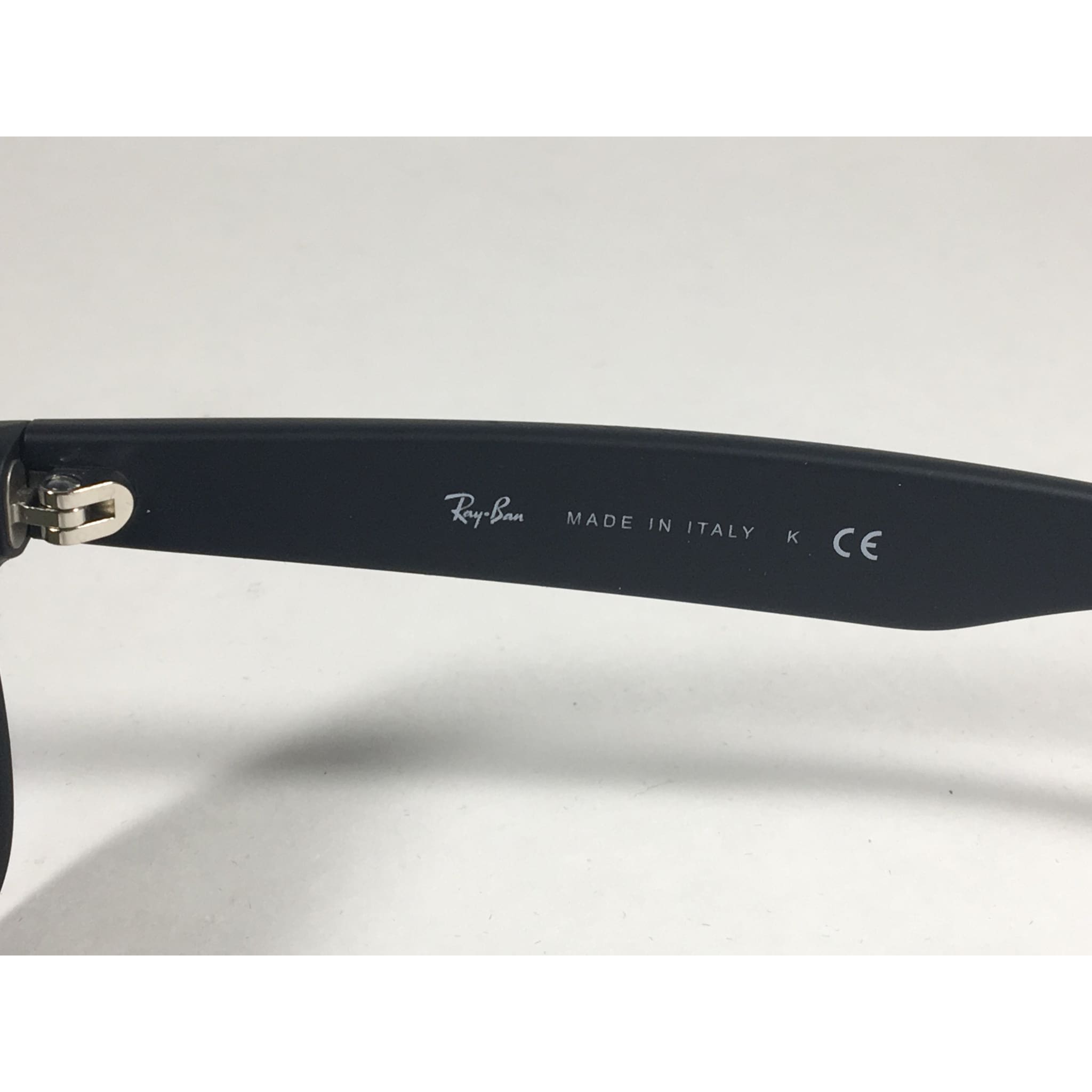 Ray-Ban New Wayfarer Sunglasses RB2132 622/19 Matte Black
